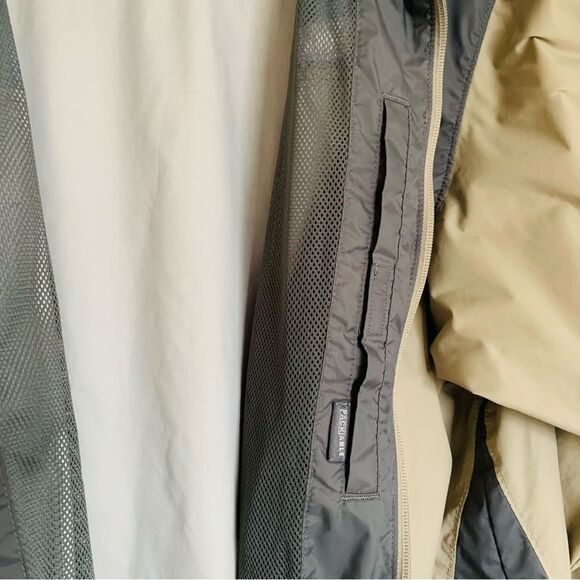 Columbia Men’s Two-Tone Black/Tan Hooded Glennaker Lake Rain Jacket | Size: L - Picture 8 of 12